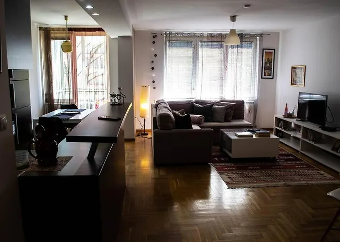 Udoban I Moderan Stan U Sarajevu.