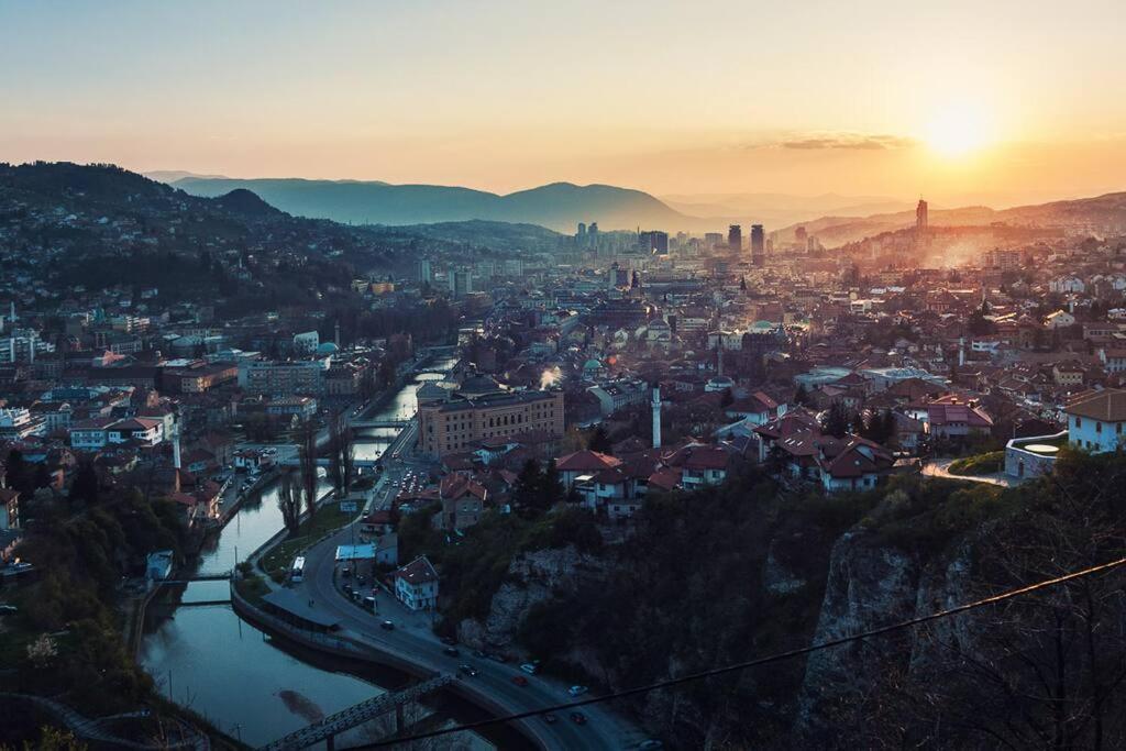 Udoban I Moderan Stan U Sarajevu. Apartment